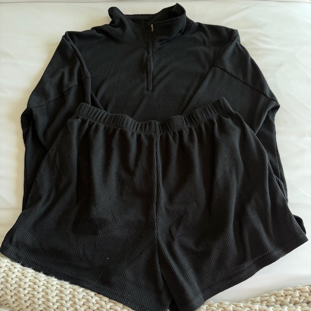 Black Ribbed Lounge Set
